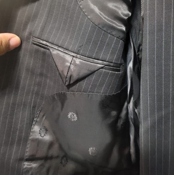 Suit ( white pin stripe ) Pants Are A 40W And They Arent Hemmed. - Picture 3 of 5